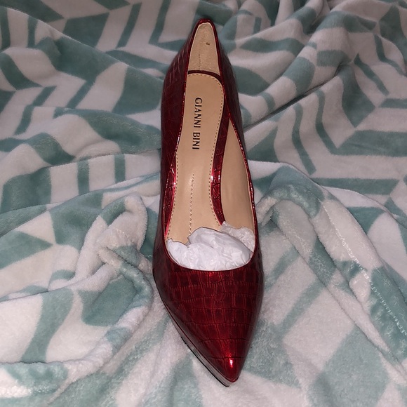 NWT Gianni Bini Reptile Embossed Red Patent Leather Platform Pumps/Heels, 7.5 - Picture 13 of 16